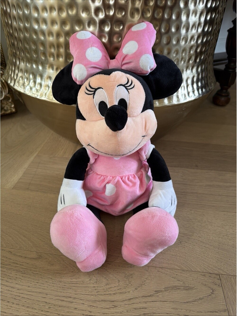 Disney Store Minnie Mouse 16” Plush Like New Pink Polka Dots
